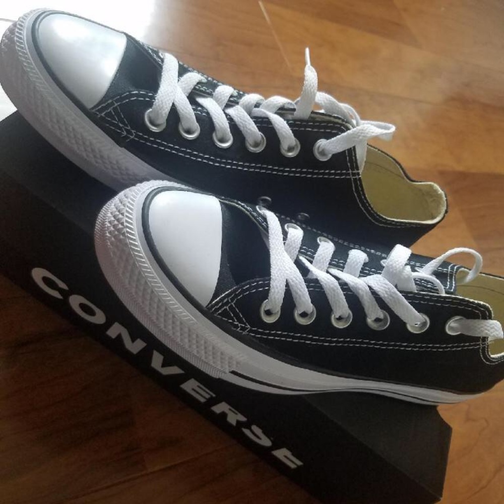 Brand new converse. Size 7